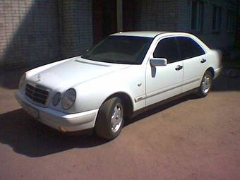 1998 Mercedes-Benz E240