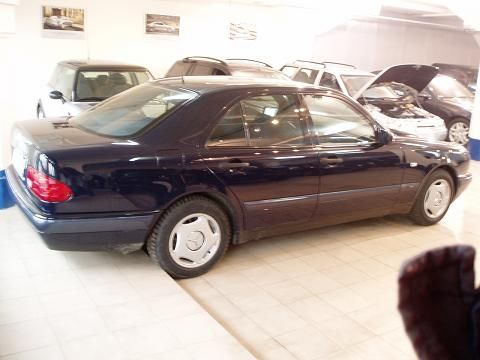 1998 Mercedes-Benz E240