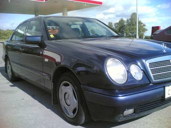 1999 Mercedes-Benz E240