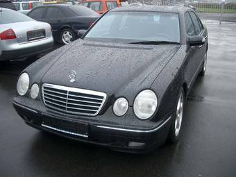 2000 Mercedes-Benz E240