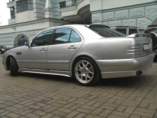 2000 Mercedes-Benz E240