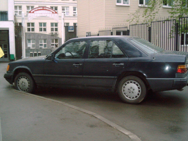 1987 Mercedes-Benz E260