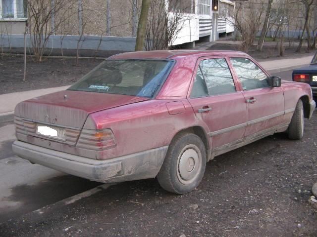 1990 Mercedes-Benz E260