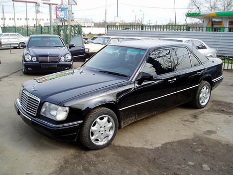 1993 Mercedes-Benz E320