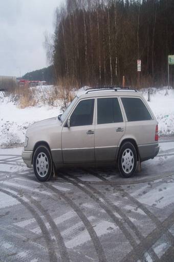 1994 Mercedes-Benz E320