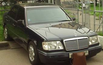 1995 Mercedes-Benz E320