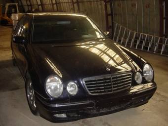 1999 Mercedes-Benz E320