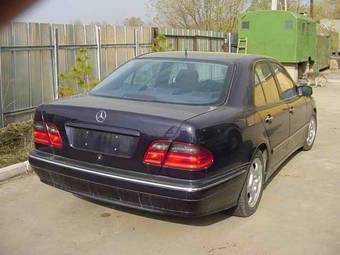 1999 Mercedes-Benz E320