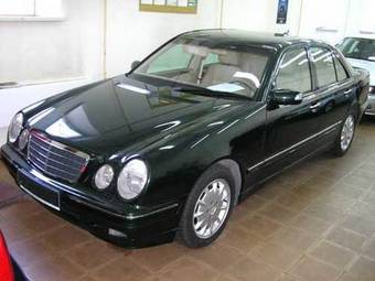 2000 Mercedes-Benz E320