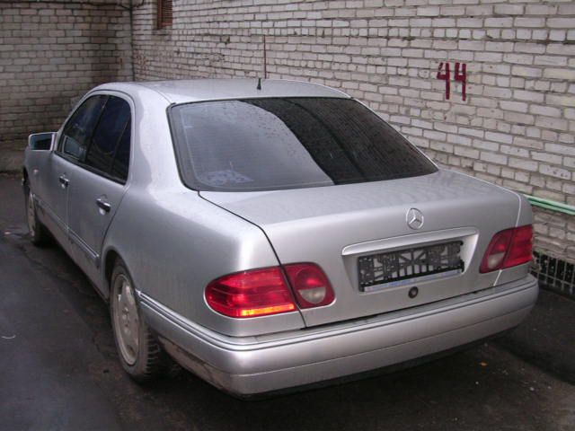 1996 Mercedes-Benz E420