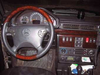2000 Mercedes-Benz G-Class Photos