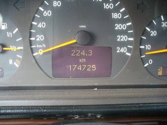 2000 Mercedes-Benz G-Class Pictures