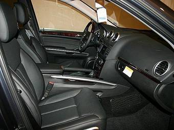 2010 Mercedes-Benz GL-Class Pictures