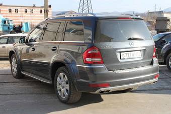 2010 Mercedes-Benz GL-Class Pictures