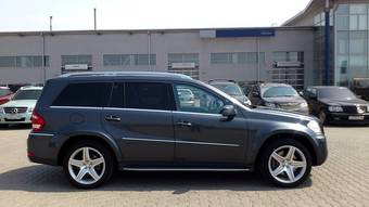 2010 Mercedes-Benz GL-Class Pictures