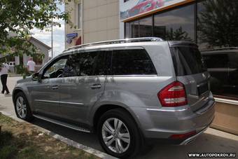 2010 Mercedes-Benz GL-Class Pictures