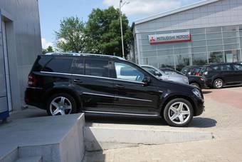 2012 Mercedes-Benz GL-Class Pictures