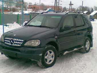 1998 Mercedes-Benz M-Class Pictures