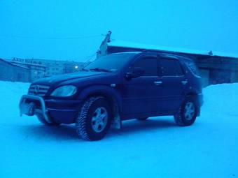 1998 Mercedes-Benz M-Class Pictures