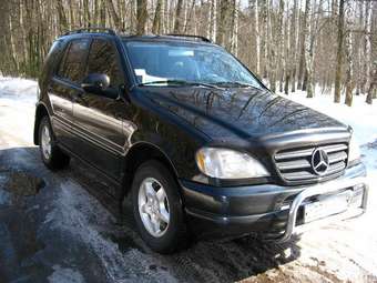 2000 Mercedes-Benz M-Class Photos