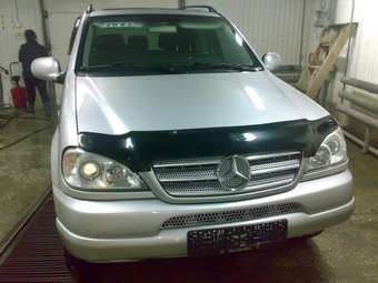 2000 Mercedes-Benz M-Class Pictures