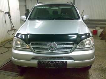 2000 Mercedes-Benz M-Class Pictures