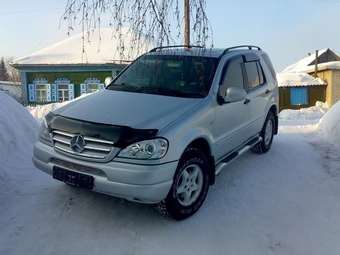 2000 Mercedes-Benz M-Class Photos