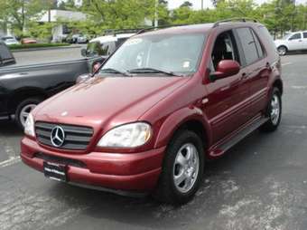 2000 Mercedes-Benz M-Class Photos