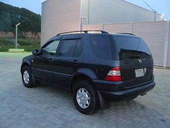 2000 Mercedes-Benz M-Class Photos