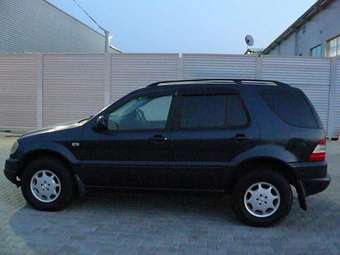 2000 Mercedes-Benz M-Class Photos