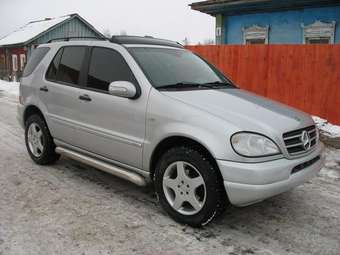 2000 Mercedes-Benz M-Class Photos