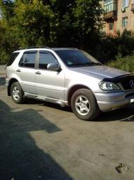 2000 Mercedes-Benz M-Class Pictures