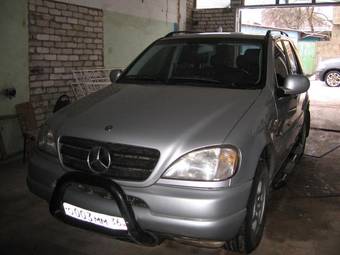 2000 Mercedes-Benz M-Class Pictures