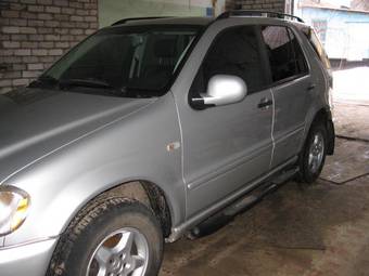 2000 Mercedes-Benz M-Class Photos