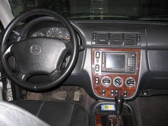 2000 Mercedes-Benz M-Class Photos
