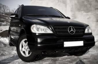 2000 Mercedes-Benz M-Class Photos