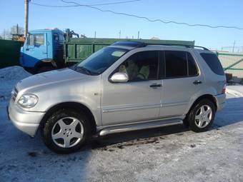 2000 Mercedes-Benz M-Class Pictures