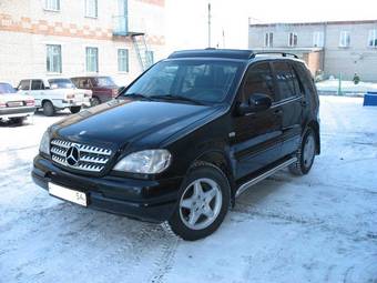 2000 Mercedes-Benz M-Class Pictures