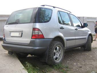 2000 Mercedes-Benz M-Class Photos