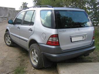 2000 Mercedes-Benz M-Class Pictures