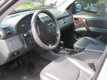 2000 Mercedes-Benz M-Class Photos