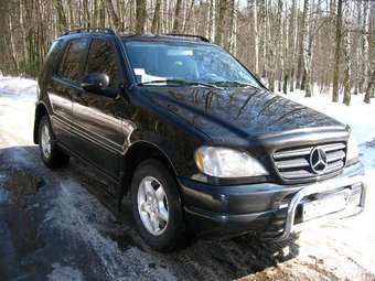 2001 Mercedes-Benz M-Class Photos