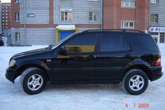 2001 Mercedes-Benz M-Class Pictures