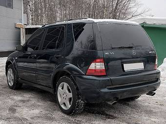 2001 Mercedes-Benz M-Class Pictures