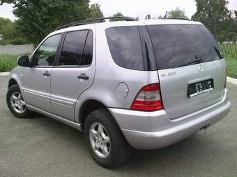 2001 Mercedes-Benz M-Class Pictures