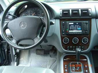 2004 Mercedes-Benz M-Class Pictures
