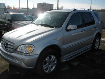 2004 Mercedes-Benz M-Class Pictures