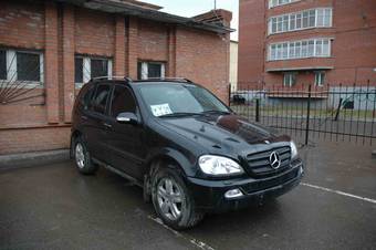 2004 Mercedes-Benz M-Class Pictures