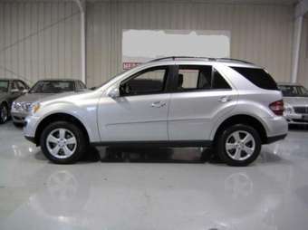 2005 Mercedes-Benz M-Class Pictures