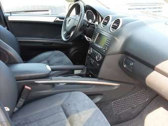 2005 Mercedes-Benz M-Class Images